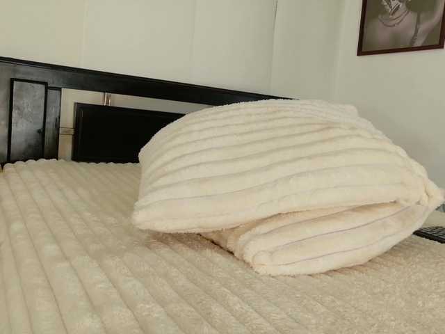 loretahorny25 live webcam show
