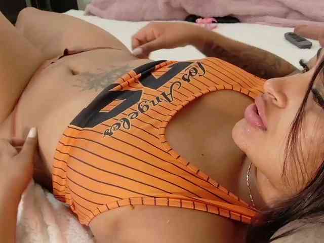 loretahorny25 webcam