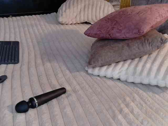 loretahorny25 webcam