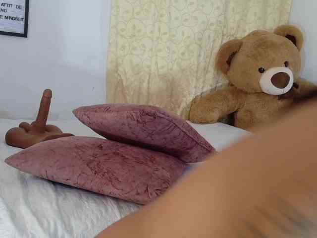 loretahorny25 webcam