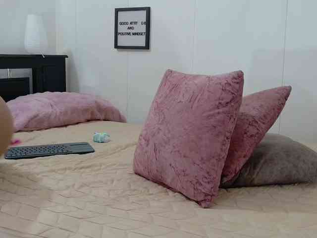 loretahorny25 webcam