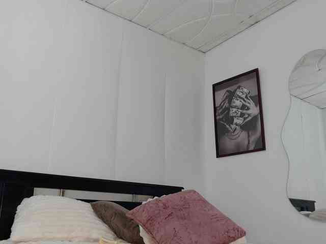 loretahorny25 webcam