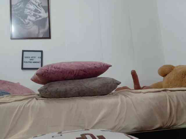 loretahorny25 webcam