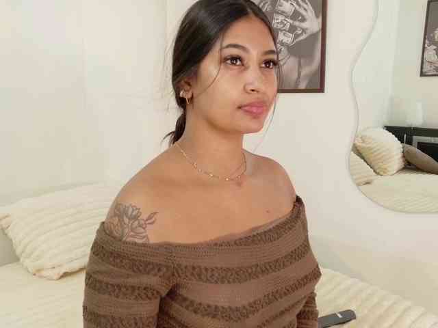 loretahorny25 webcam