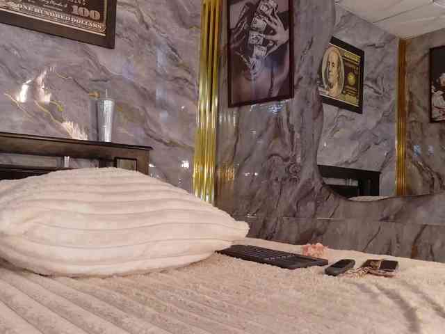 loretahorny25 webcam