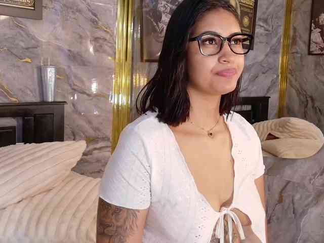 loretahorny25 webcam