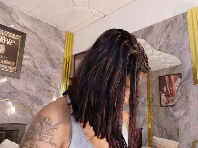 loretahorny25 webcam