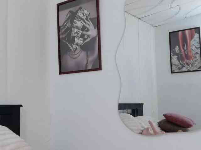 loretahorny25 webcam