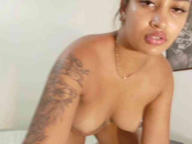 loretahorny25 webcam