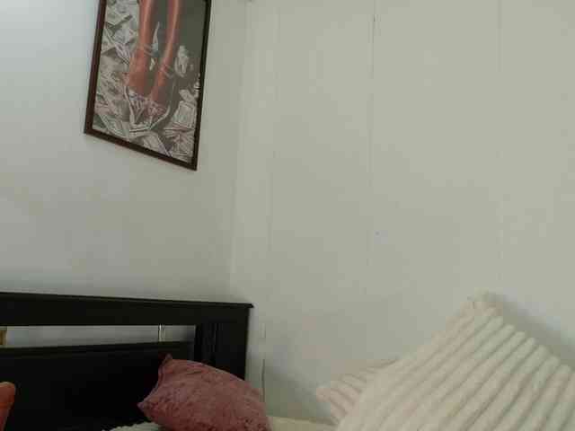 loretahorny25 webcam