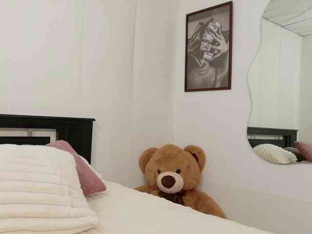 loretahorny25 webcam