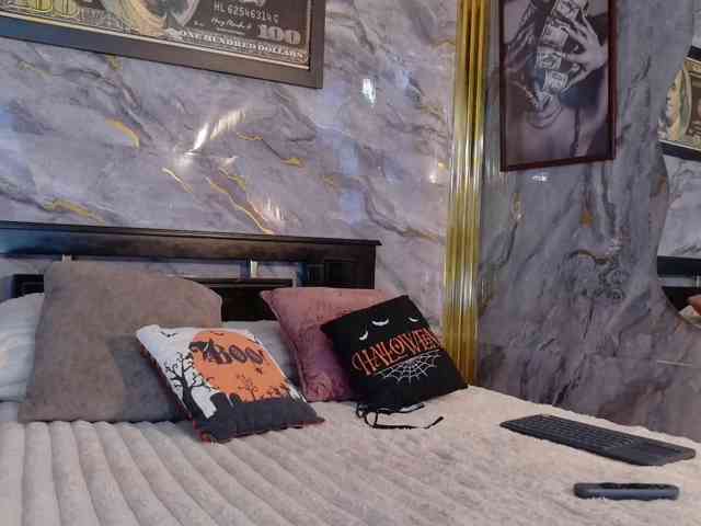 loretahorny25 webcam