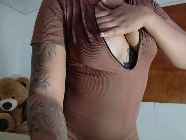 loretahorny25 webcam