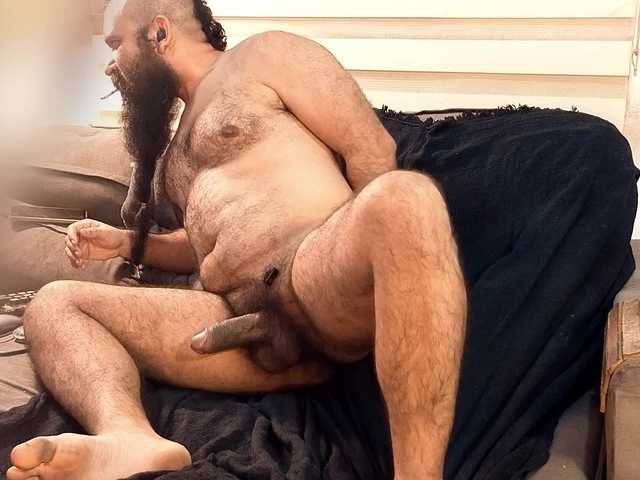 Bearded-Smoker live webcam show
