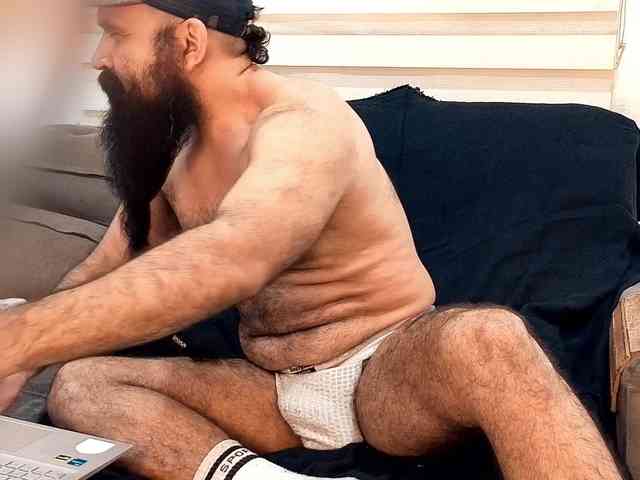 Bearded-Smoker