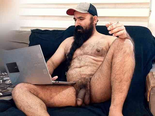 Bearded-Smoker Bearded-Smoker