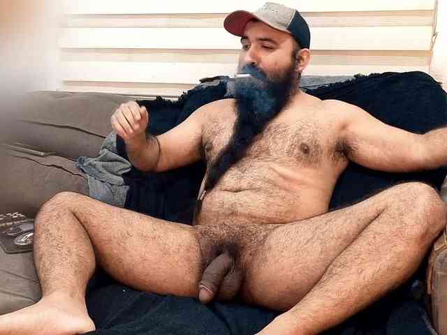 Bearded-Smoker Sex Cam Show
