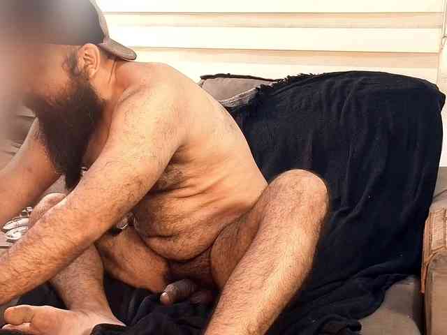 Bearded-Smoker Bearded-Smoker