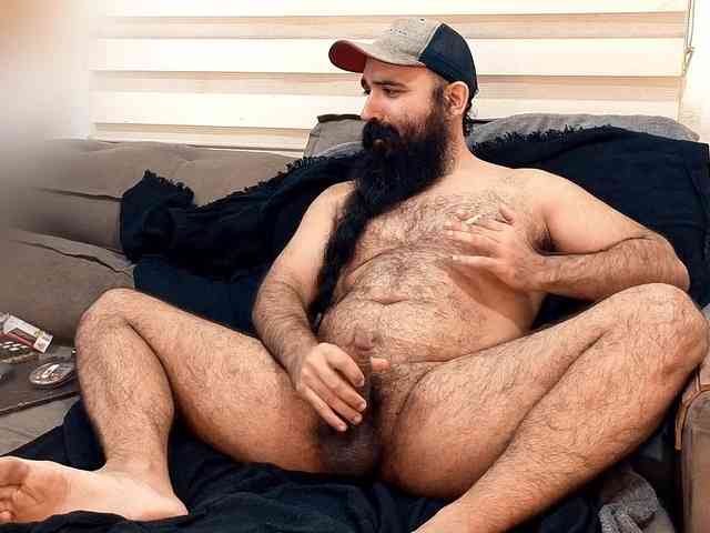 Bearded-Smoker Sex Cam Show