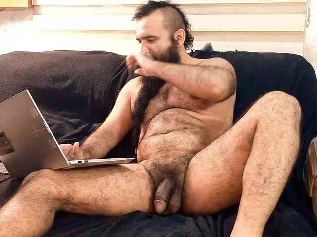 Bearded-Smoker Bearded-Smoker