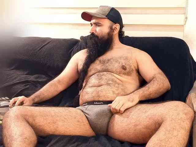 Bearded-Smoker Bearded-Smoker