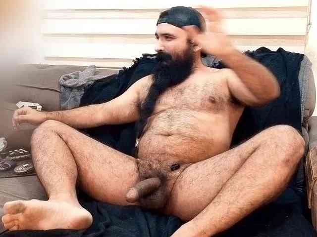 Bearded-Smoker Sex Cam Show