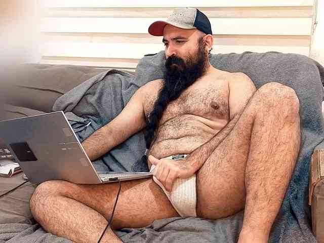 Bearded-Smoker Bearded-Smoker
