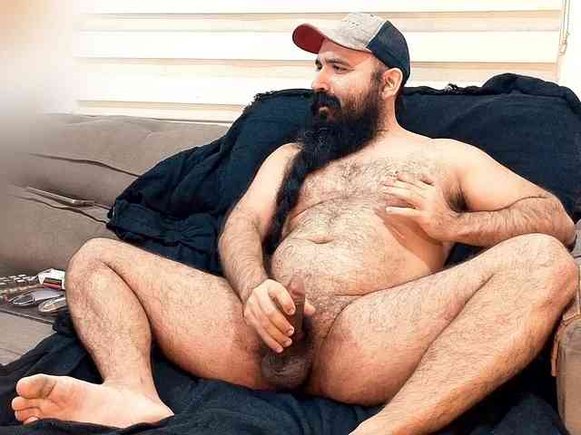 Bearded-Smoker Sex Cam Show