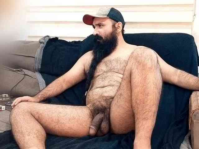 Bearded-Smoker Sex Cam Show