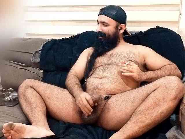Bearded-Smoker Sex Cam Show