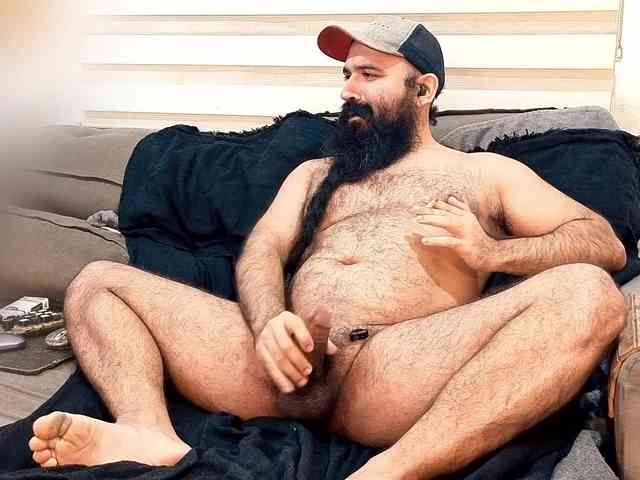 Bearded-Smoker Sex Cam Show