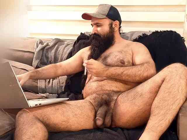 Bearded-Smoker Bearded-Smoker