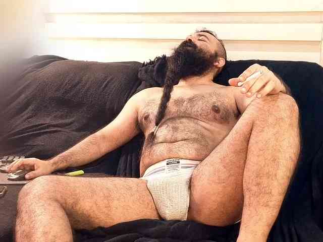 Bearded-Smoker Bearded-Smoker