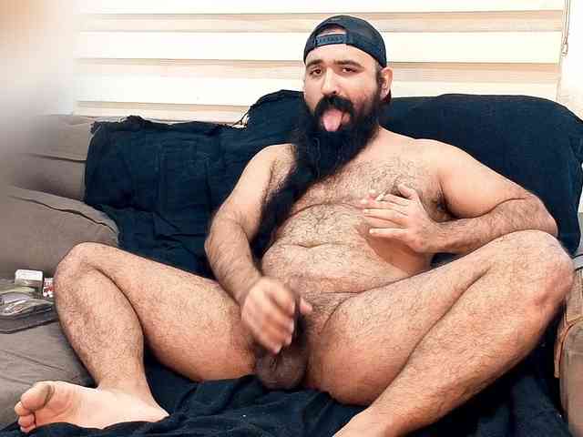 Bearded-Smoker Sex Cam Show