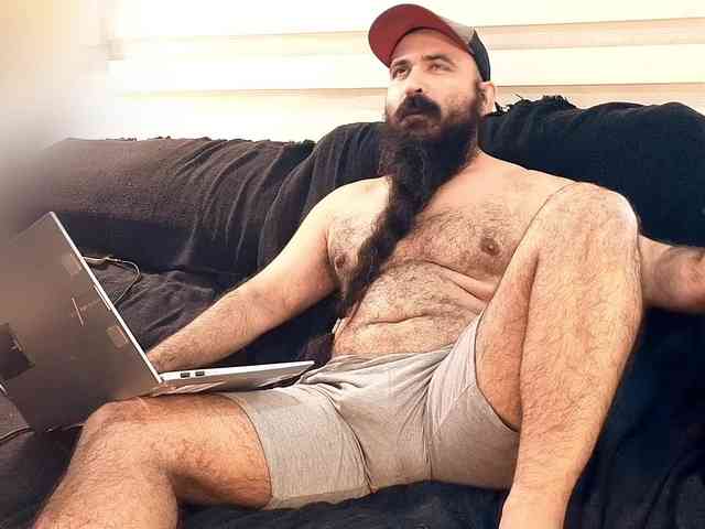 Bearded-Smoker