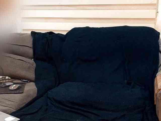 Bearded-Smoker Sex Cam Show