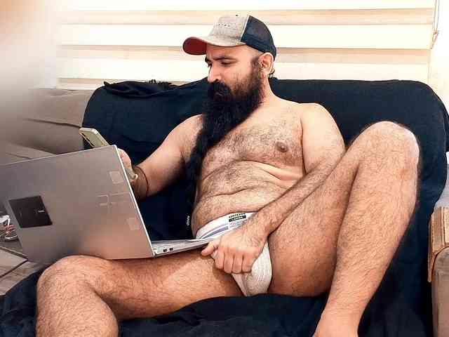 Bearded-Smoker Bearded-Smoker