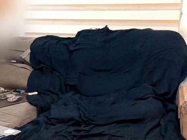 Bearded-Smoker Sex Cam Show