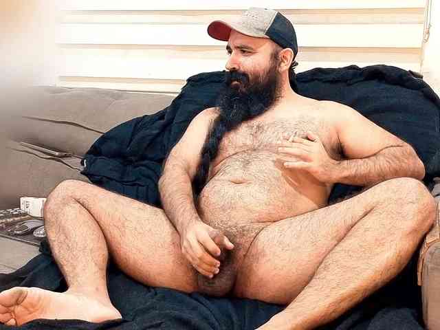 Bearded-Smoker Sex Cam Show