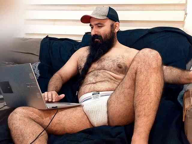 Bearded-Smoker Bearded-Smoker