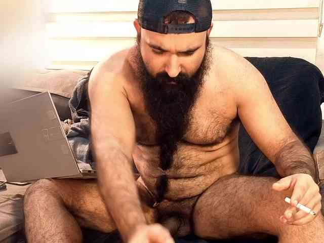 Bearded-Smoker Bearded-Smoker