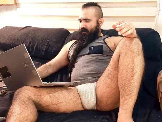 Bearded-Smoker