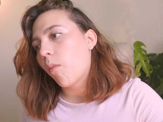 katejames, live now on BongaCams