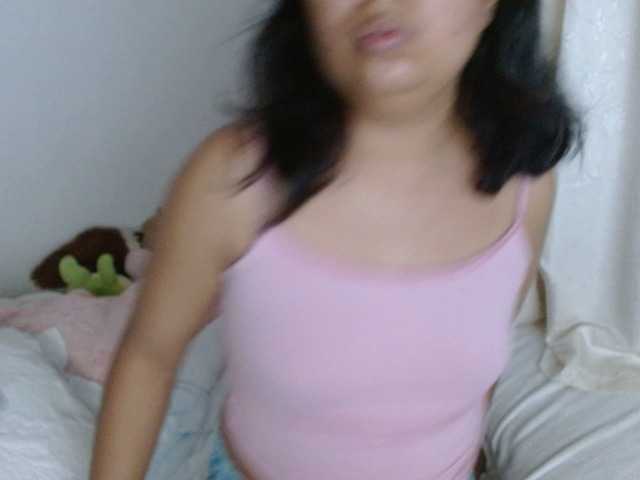 Lissyevans028 live cam on BongaCams