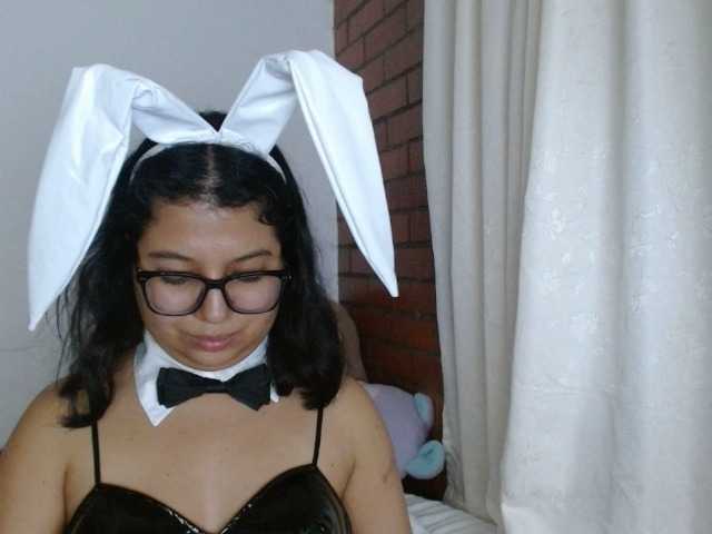 Lissyevans028 live cam on BongaCams
