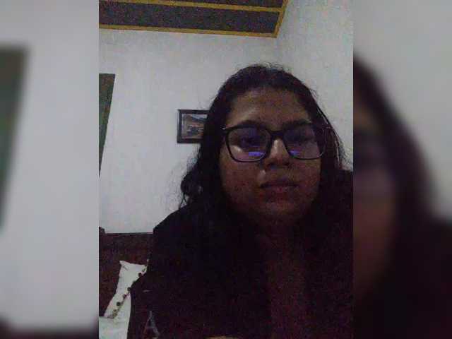 Lissyevans028 live cam on BongaCams