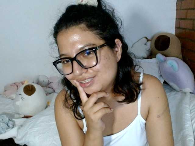 Lissyevans028 live cam on BongaCams