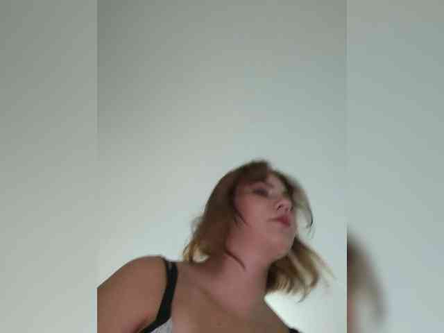 Lyilo991 webcam