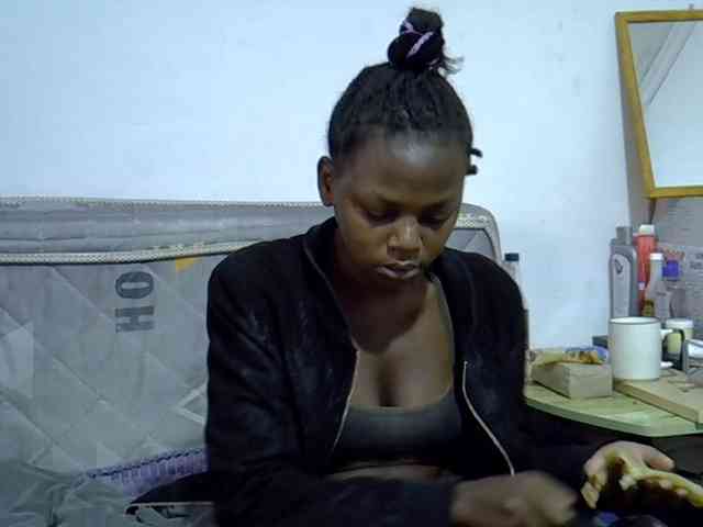 Sexybeiby1 webcam