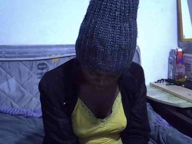 Sexybeiby1 webcam